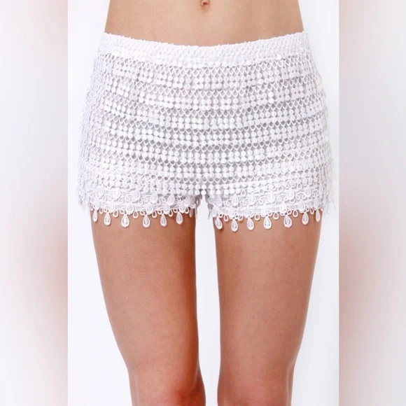 LULU’S White Lace Shorts 10” - Picture 4 of 12